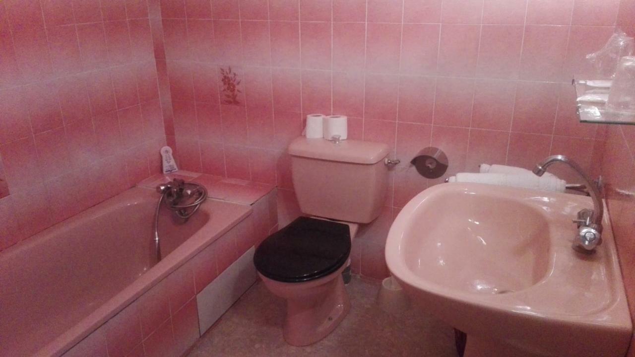 Le Barry Hotel Villefranche-d'Albigeois Luaran gambar
